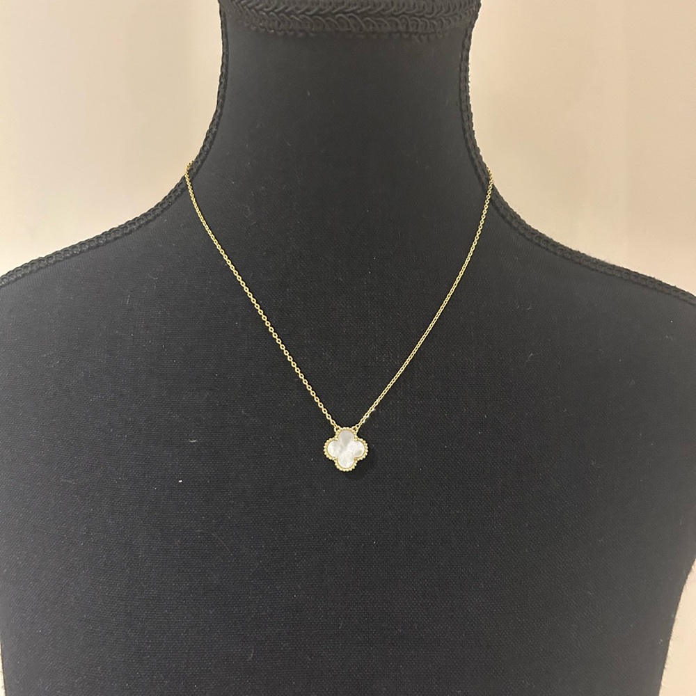 Elegant Gold Clover Van Cleef imitation  Pendant Necklace